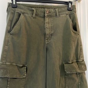 American Eagle cargo pants size 6